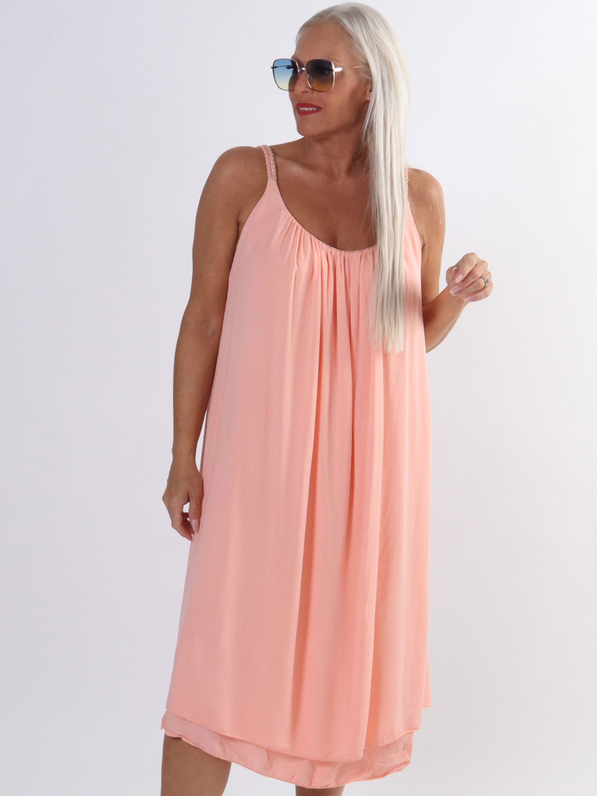 Asia Dress - Söt viskosklänning i plus size med flätade axelband - Turquoise